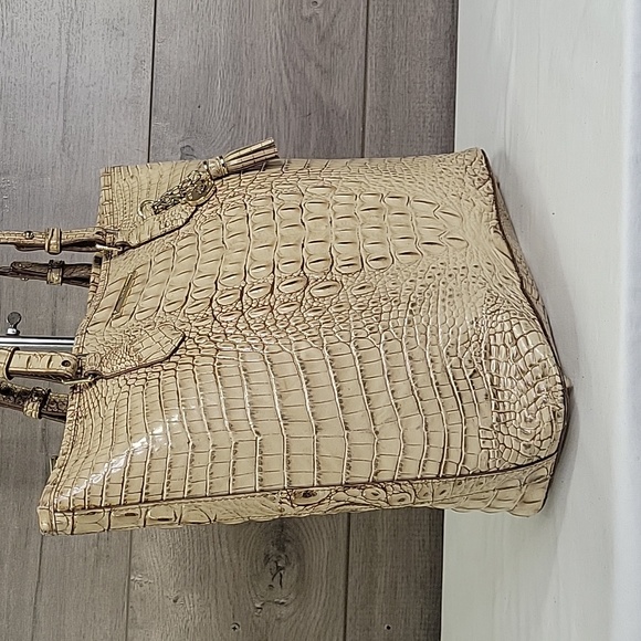 Large Brahmin Tan Croc Embossed Tote Shoulder Bag - Picture 3 of 14